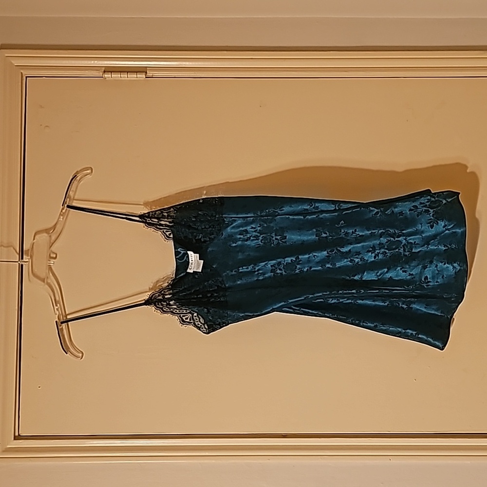Dark green, very sexy short gown. Adjustable straps, size medium.